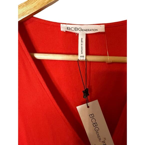 BCBGENERATION NWT $108 WOMENS BELL SLEEVES WRAP Dress Red XXS Rayon, Midi - Picture 5 of 10